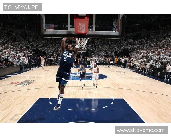 爱德华兹因伤病管理缺阵森林狼客战雄鹿场均289分5板的他将缺席比赛